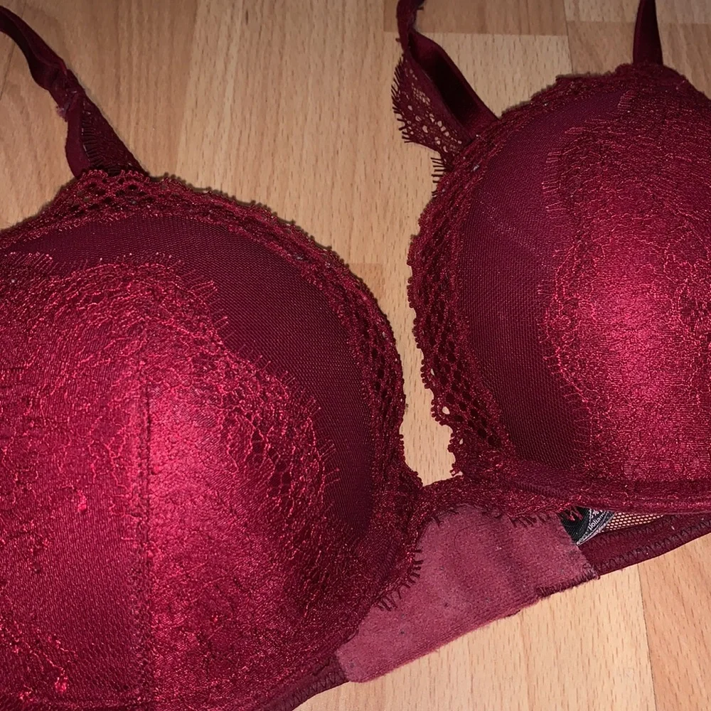Red Lace VS Push Up Bra (34B) - Picture 2 of 4